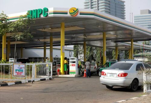 Abuja ​‌⁠‌‍⁠⁠‍‌​‍‌‌⁠‍​‌​motorists, commuters react as petrol discount deadline approaches – Daily Trust