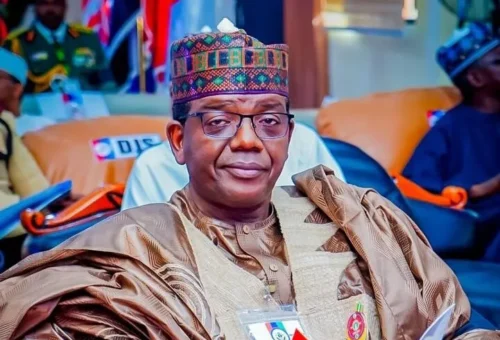 Matawalle Gifts Vehicles to Eight Zamfara Lawmakers Who Returned to APC – THISDAYLIVE