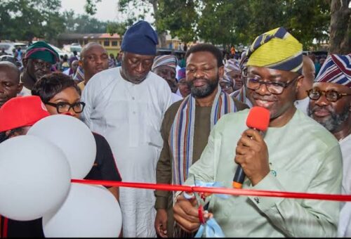 Gov Makinde Inaugurates Chemistry, Physics Labs