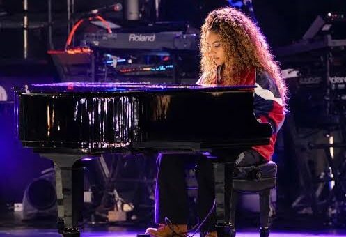 Jay-Z’s Daughter Blue Ivy Joins Him Onstage As Beyoncé Reunites With Destiny’s Child Stars