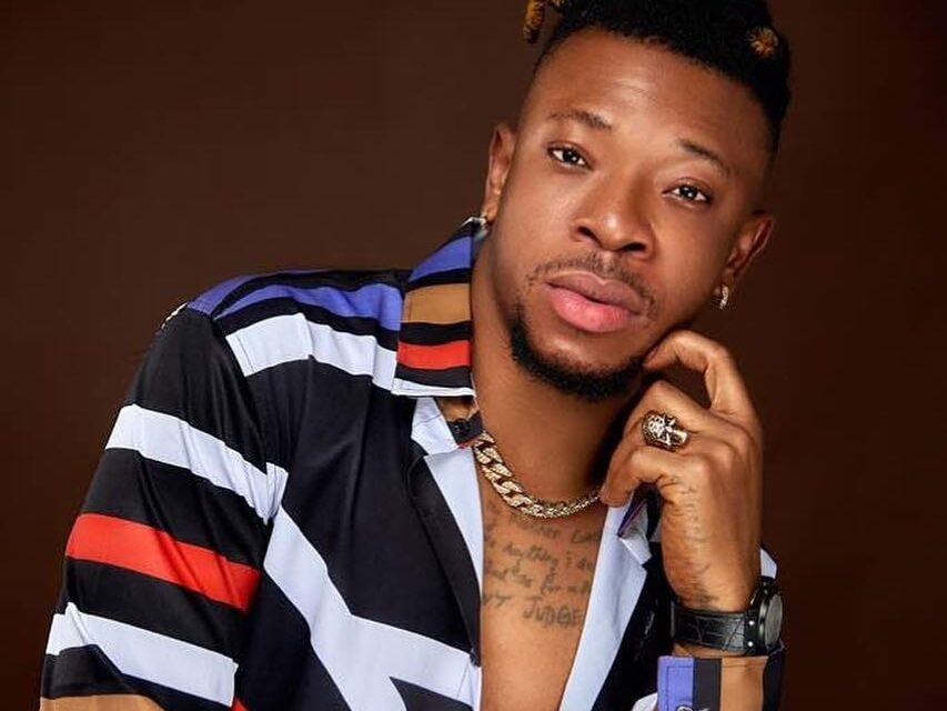 Nigerians now renting ‘money sprayers’ to pressure guests at parties – Mr Real raises alarm 