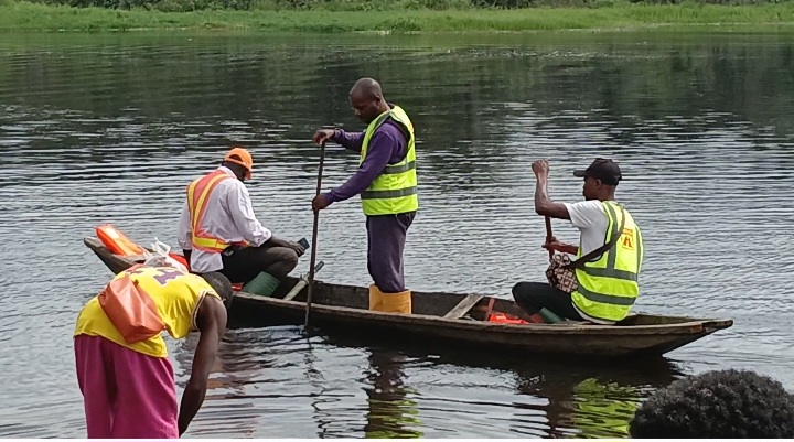 Searchers build embankment, begin diversion of water from crash site