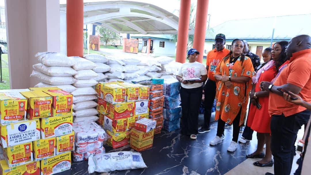Akwa Ibom Distributes Relief Materials To Flood Victims In 4 LGAs
