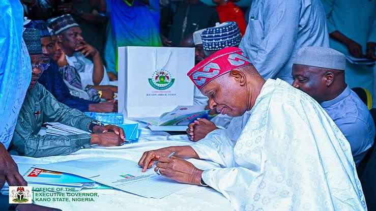 Gov . Yusuf Inaugurates APC Caucus Committees In 44 Kano LGAs