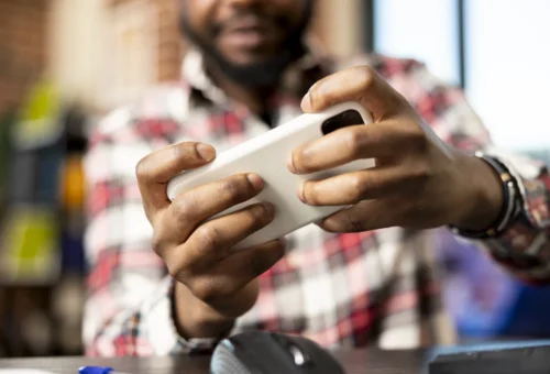 Billionaires online, broke offline: Nigerians escape reality inside viral games 